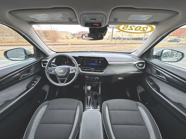 Used 2025 Chevrolet TrailBlazer LT w/ Driver Confidence Package image 19