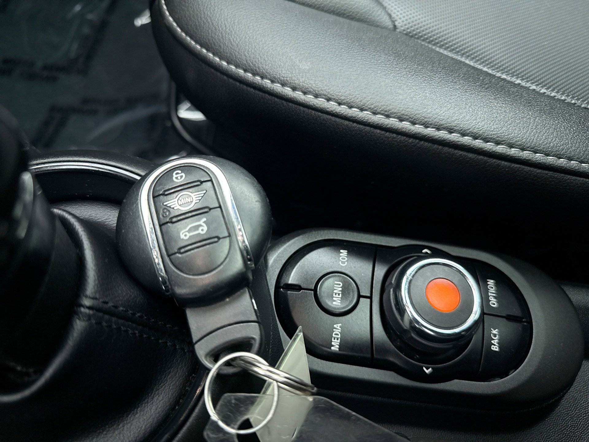 Used 2020 MINI Cooper 2-Door Hardtop image 23