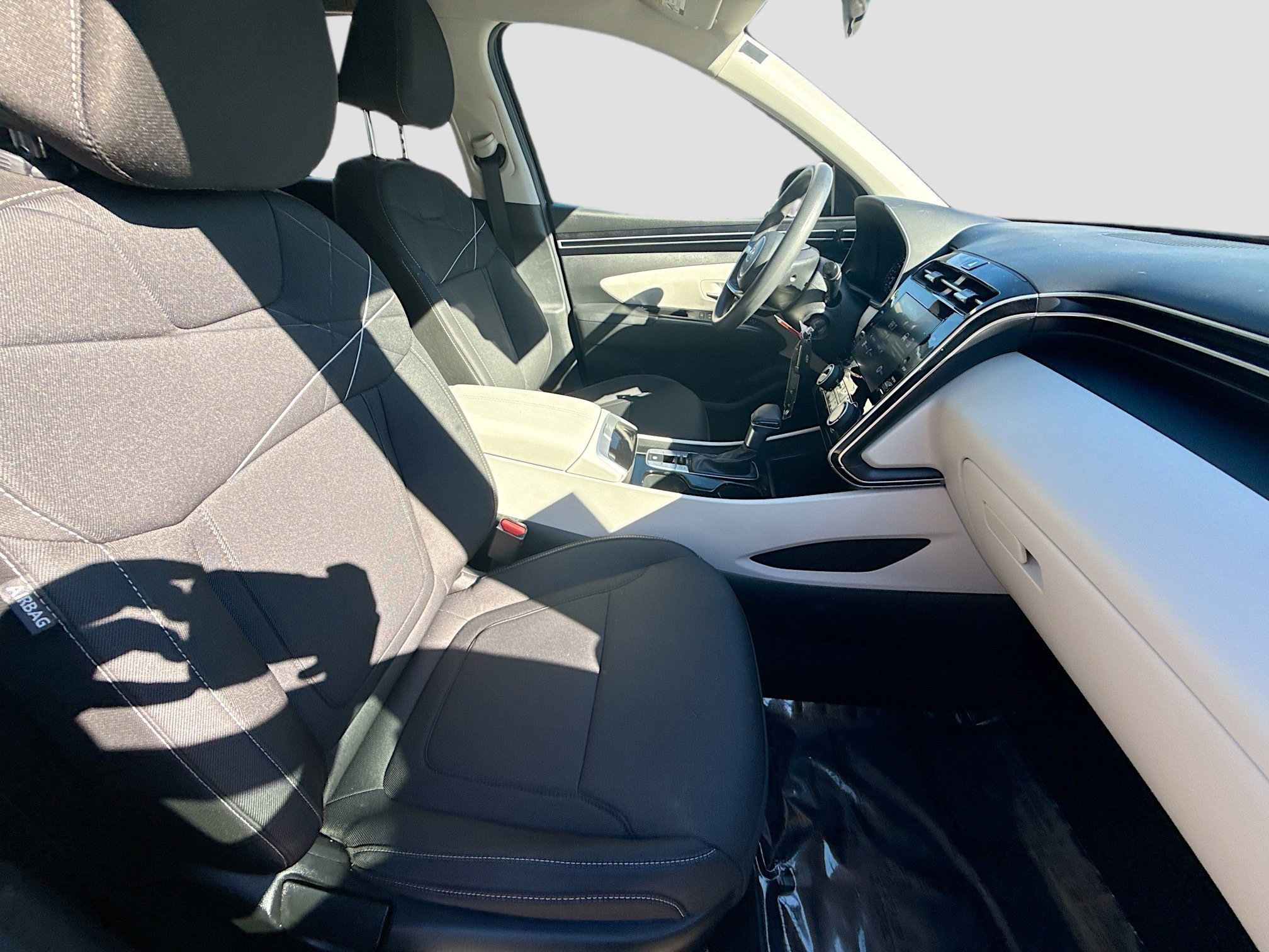 Used 2023 Hyundai Tucson SE image 28