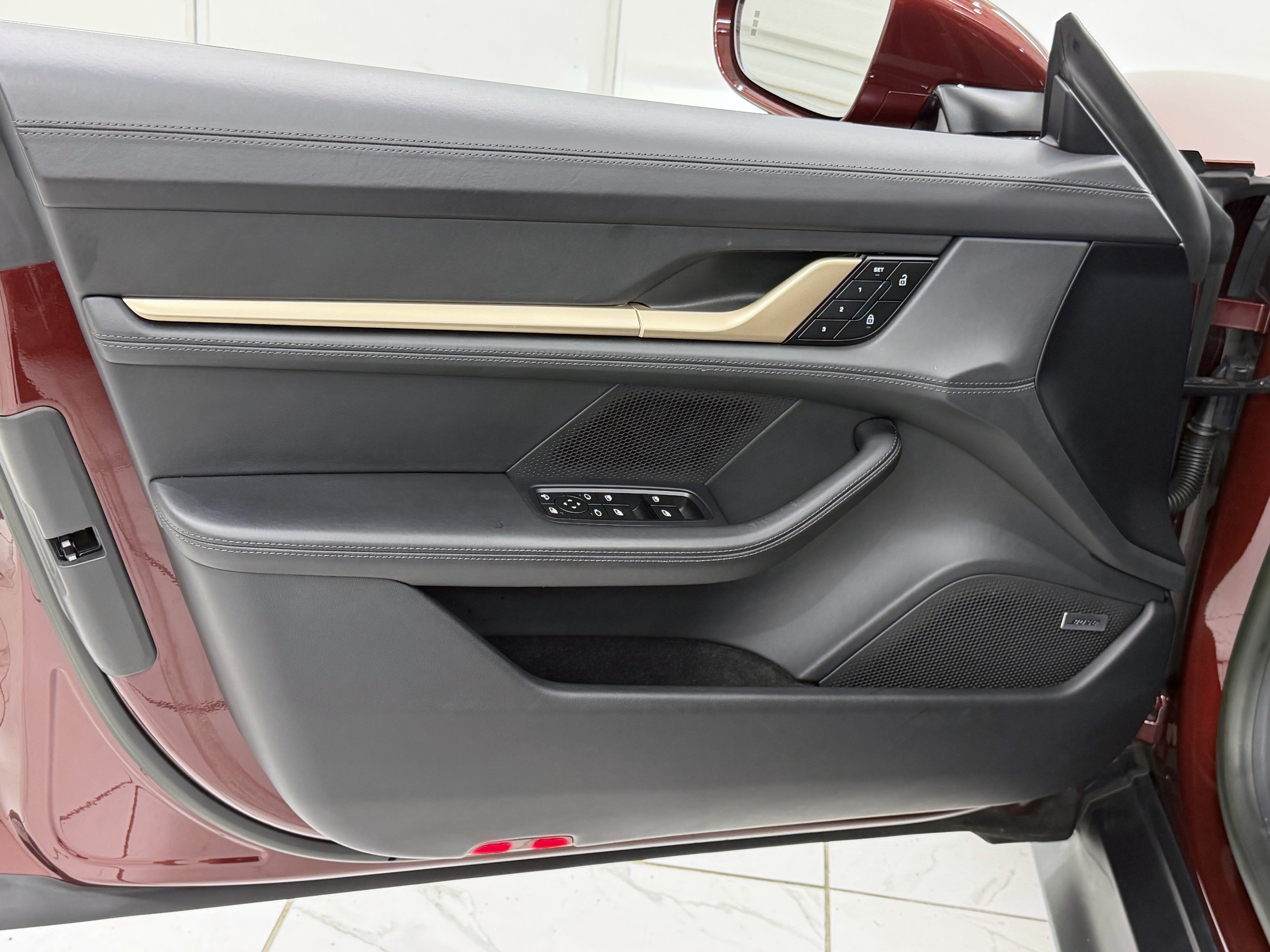 Certified 2022 Porsche Taycan Turbo AWD/4WD image 28