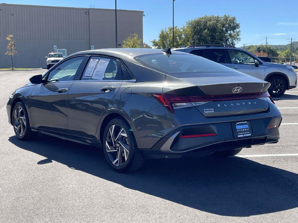 Certified 2025 Hyundai Elantra SEL FWD image 5