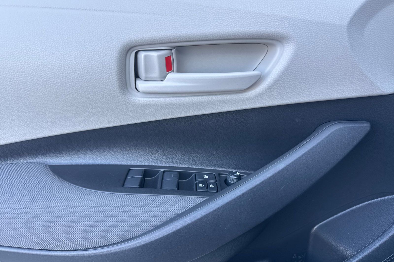 New 2026 Toyota Corolla LE w/ LE Premium Package FWD image 13