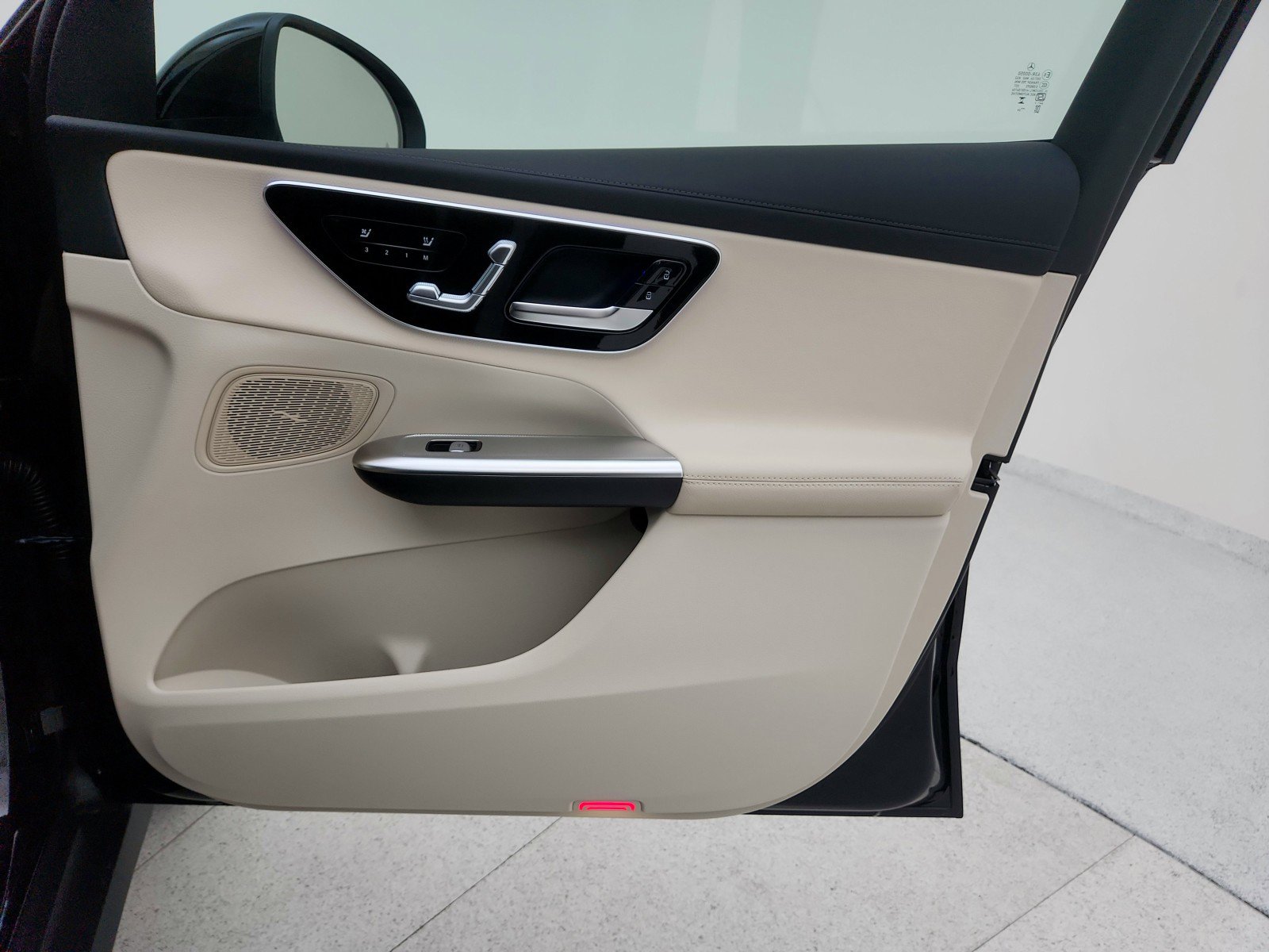 Certified 2024 Mercedes-Benz GLC 300 image 31