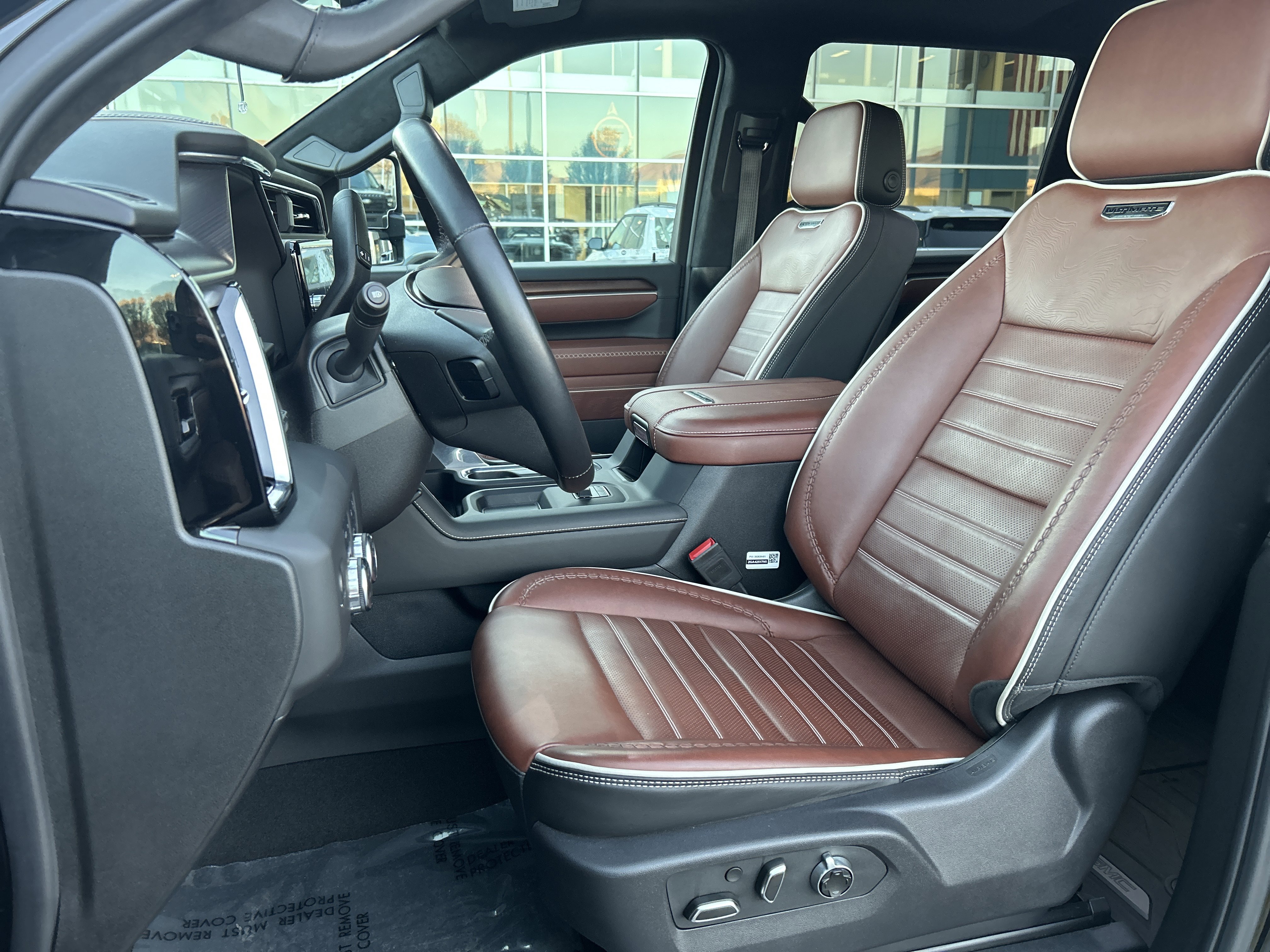 Used 2025 GMC Sierra 2500 Denali Ultimate w/ Max Trailering Package image 12