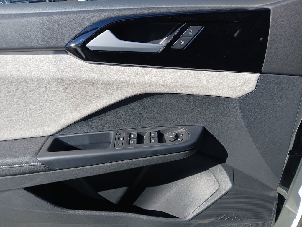 New 2026 Volkswagen Taos S image 11