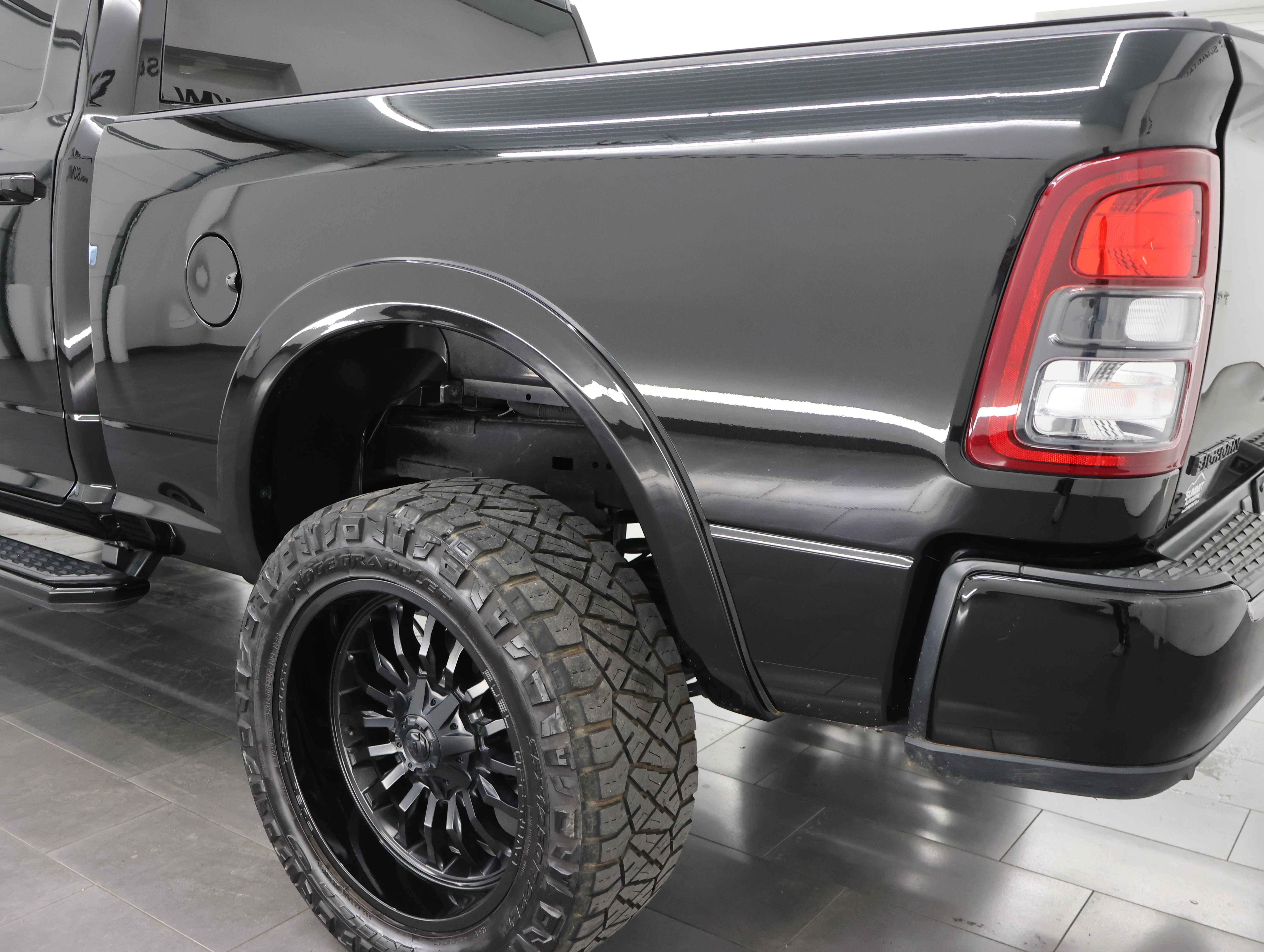 Used 2024 RAM 2500 Big Horn w/ Night Edition AWD/4WD image 30