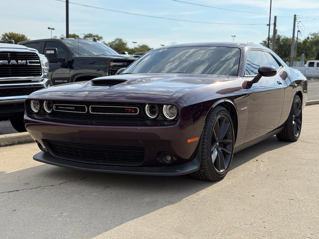 Used 2022 Dodge Challenger R/T w/ Performance Handling Group RWD image 2