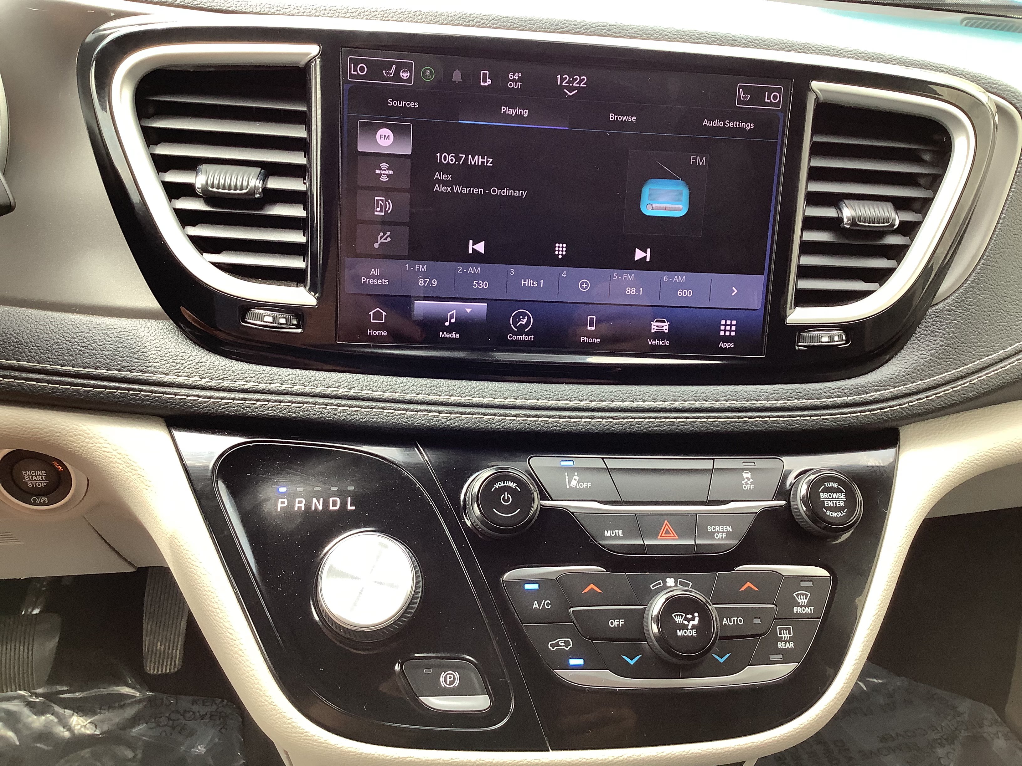 Used 2022 Chrysler Pacifica Touring-L FWD image 24