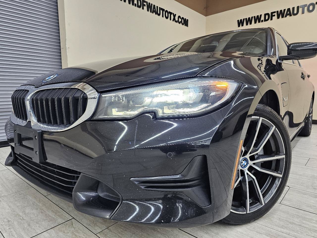 Used 2022 BMW 330e RWD image 1