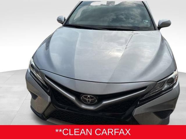 Used 2020 Toyota Camry XSE image 2
