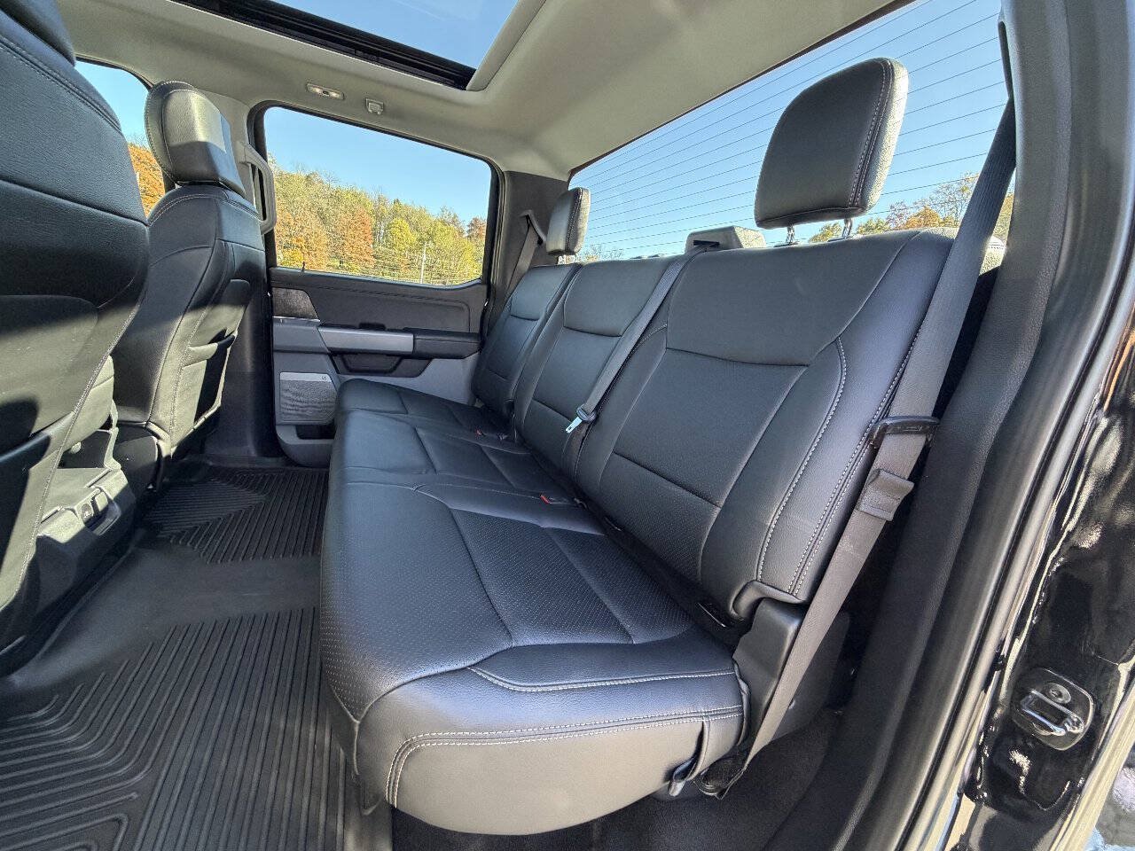Used 2024 Ford F250 XLT w/ Black Appearance Package AWD/4WD image 30