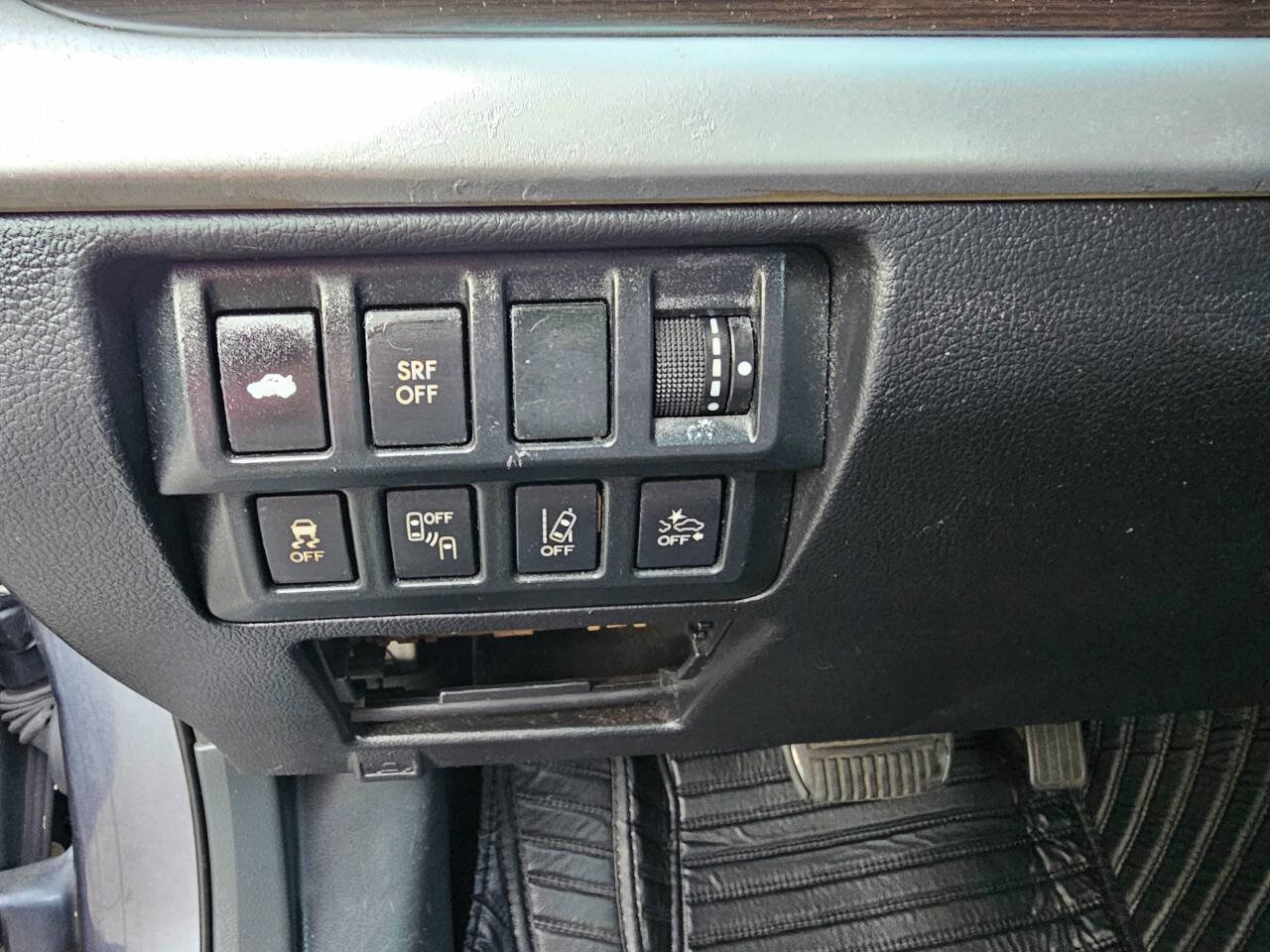 Used 2017 Subaru Legacy 3.6R Limited image 16