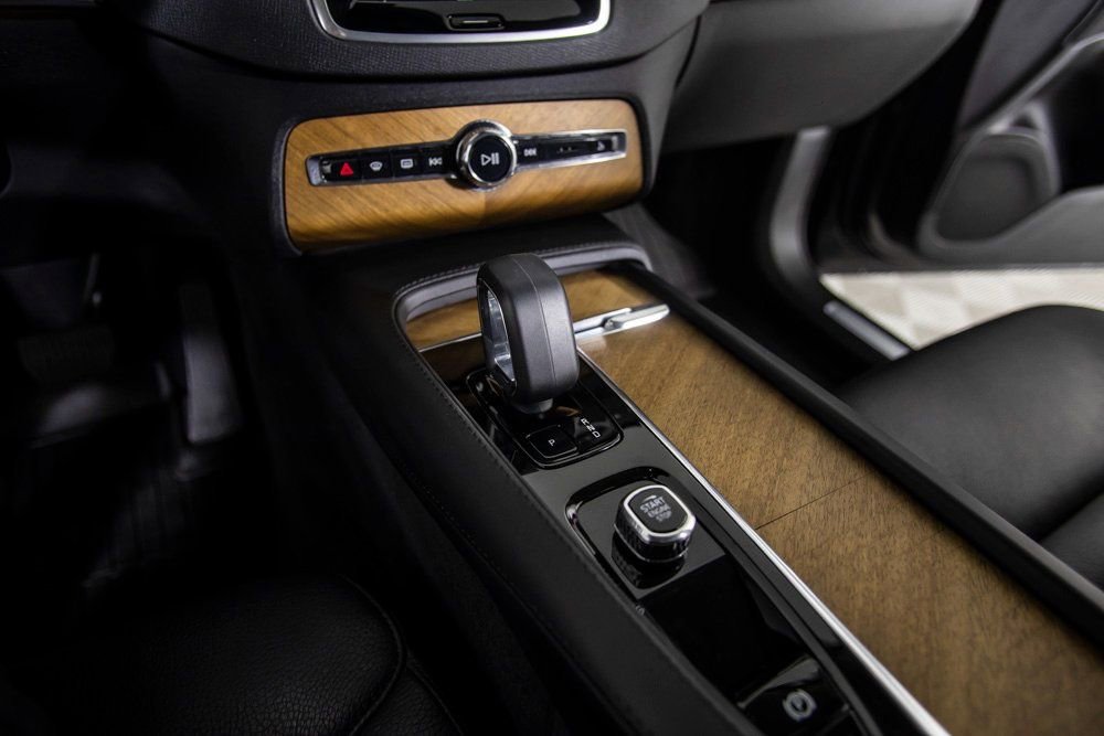 Used 2023 Volvo XC90 B6 Plus w/ Protection Package Premier image 32