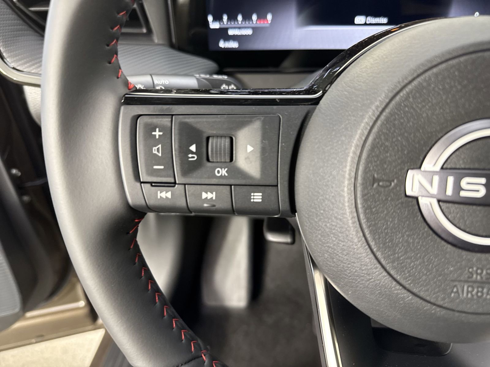 New 2026 Nissan Kicks SR w/ Cold Weather Package image 12