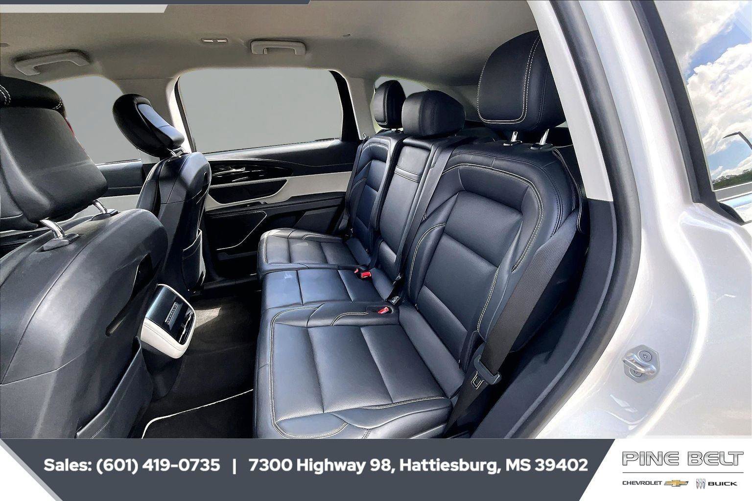 Used 2024 Lincoln Nautilus Premier AWD/4WD image 19