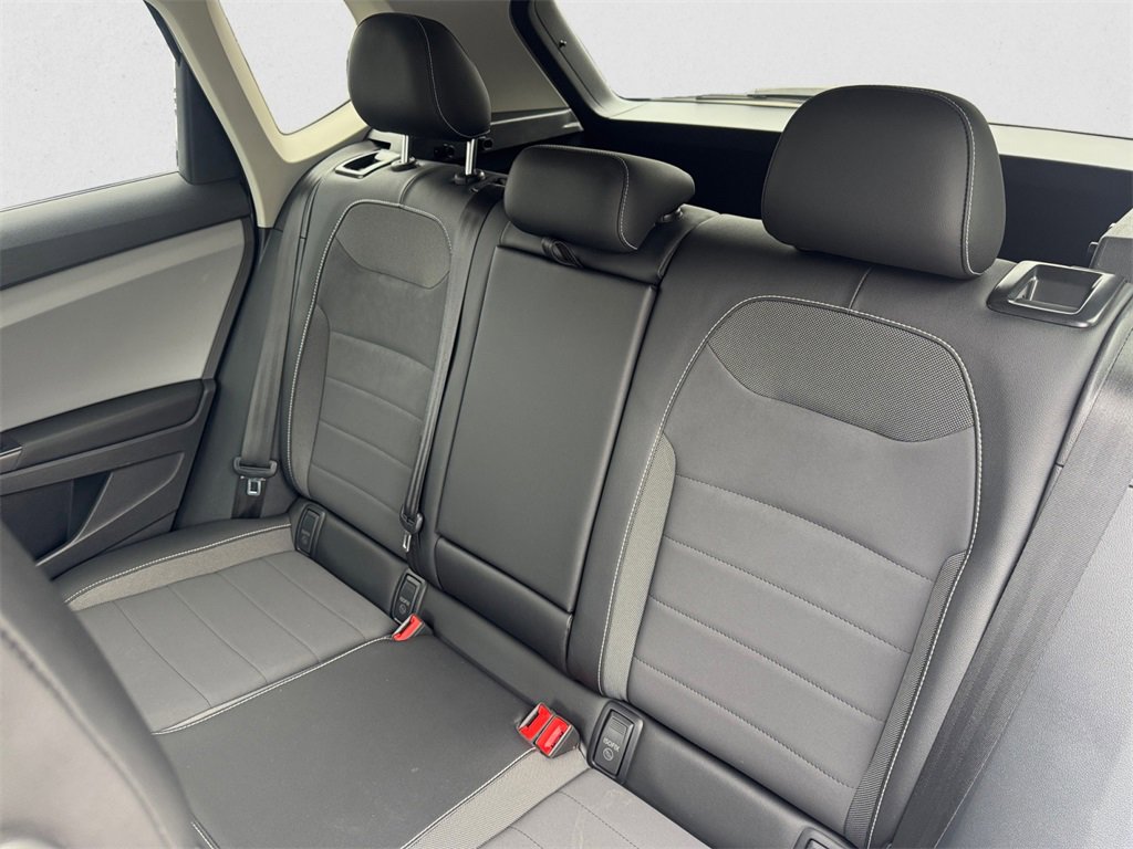 Certified 2022 Volkswagen Taos SE w/ IQ.Drive SE Package image 13