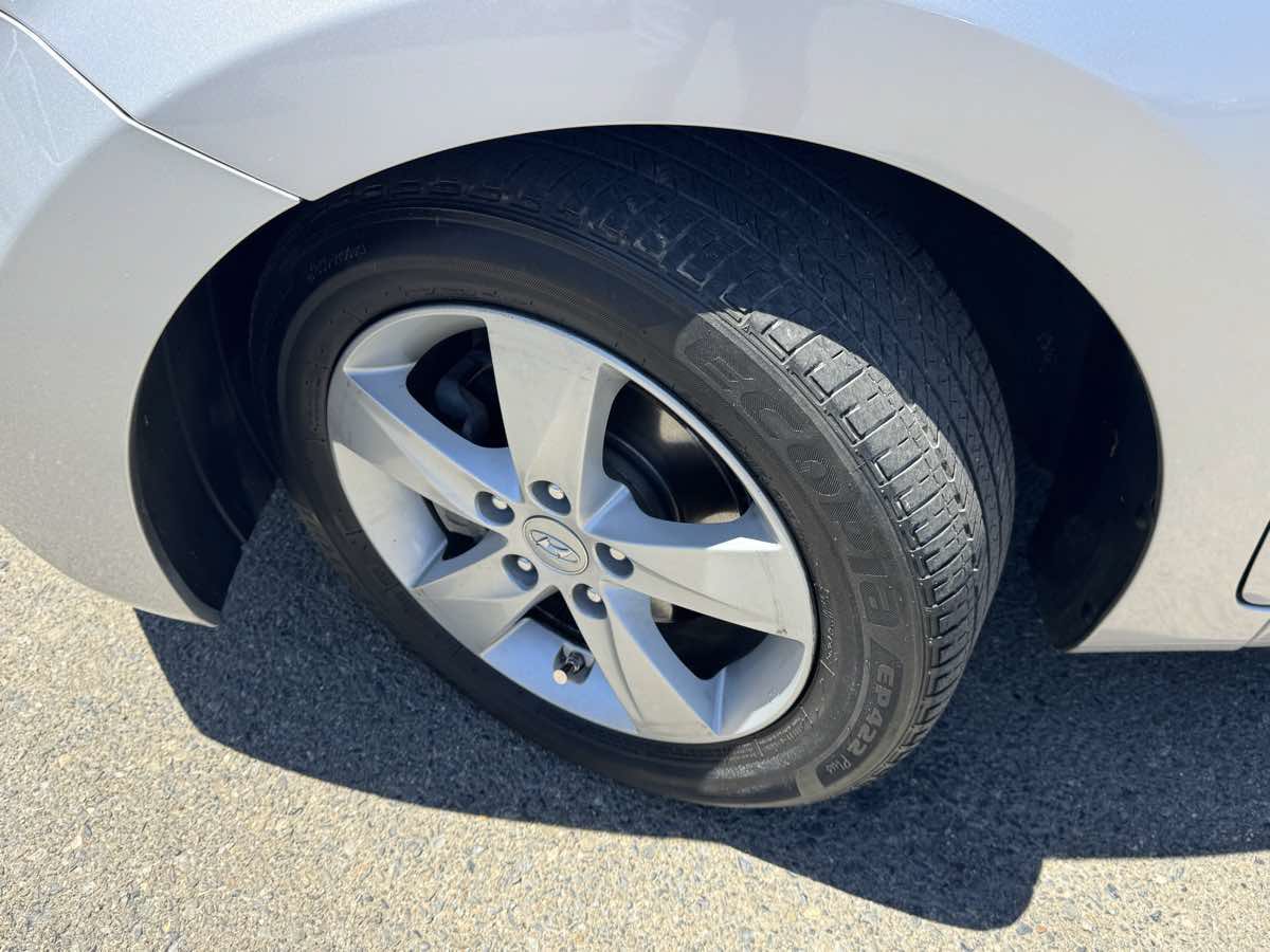 Used 2013 Hyundai Elantra GLS w/ Preferred Pkg FWD image 33