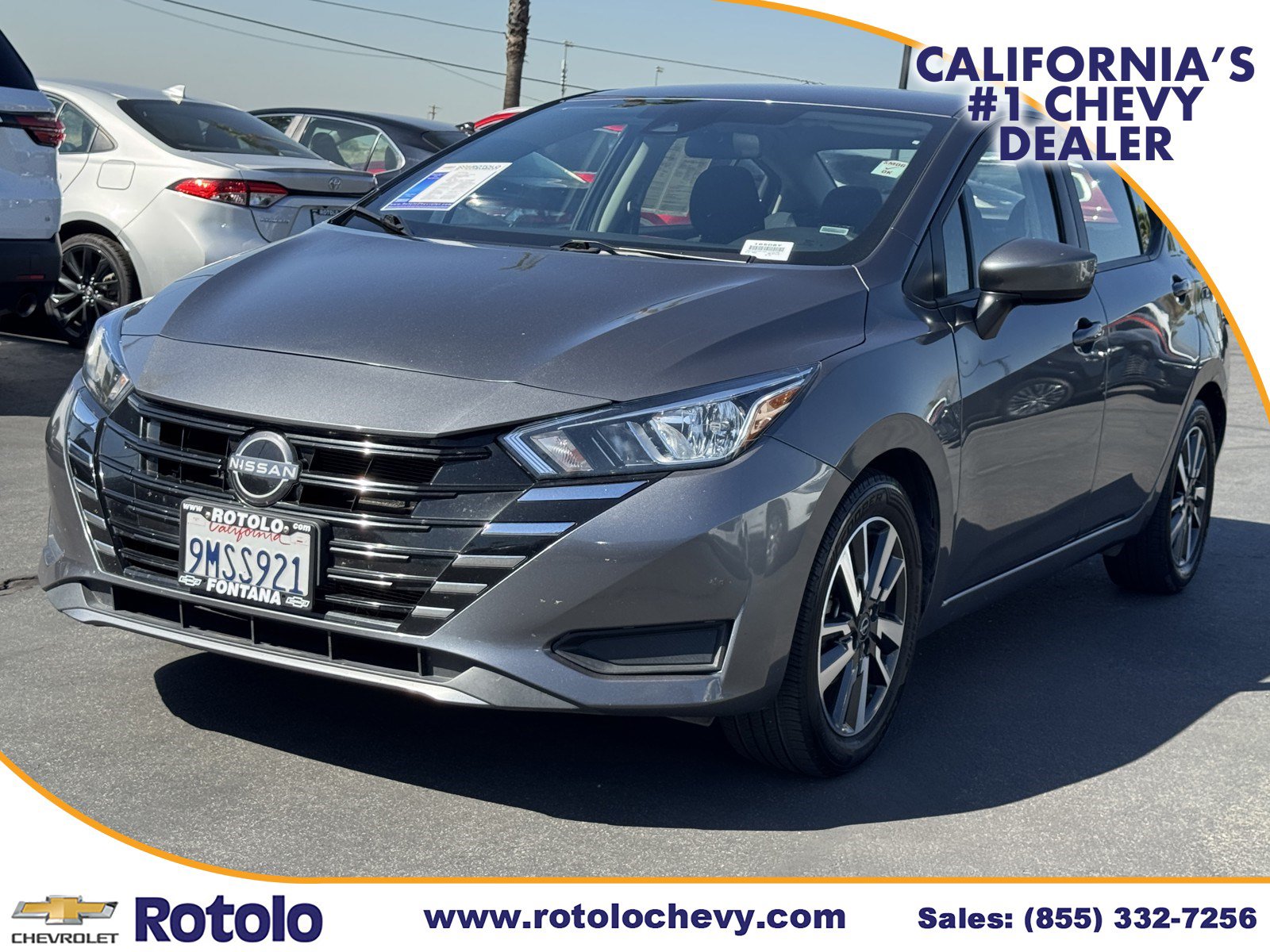 Used 2024 Nissan Versa SV FWD image 3