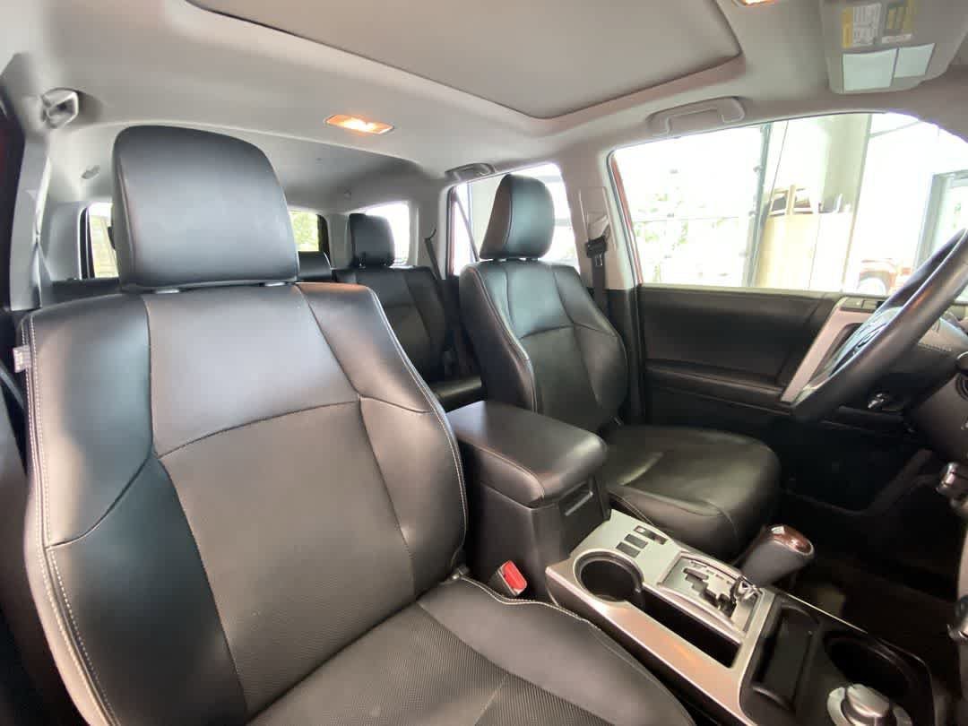 Used 2022 Toyota 4Runner Limited AWD/4WD image 28