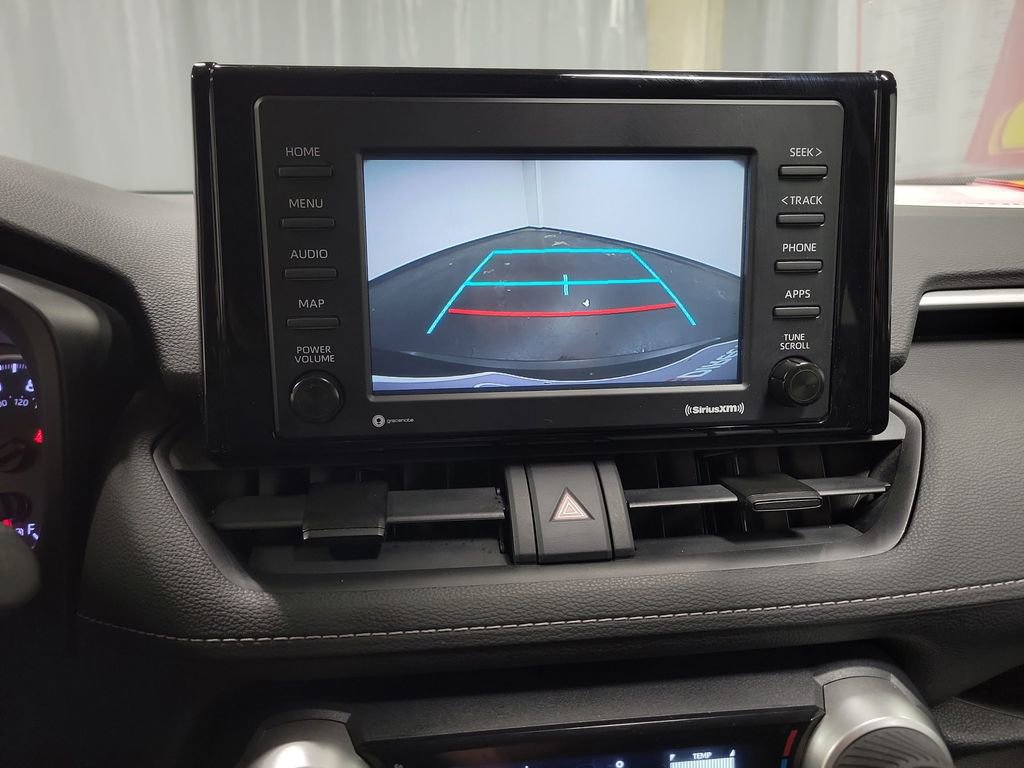 Used 2020 Toyota RAV4 LE image 17