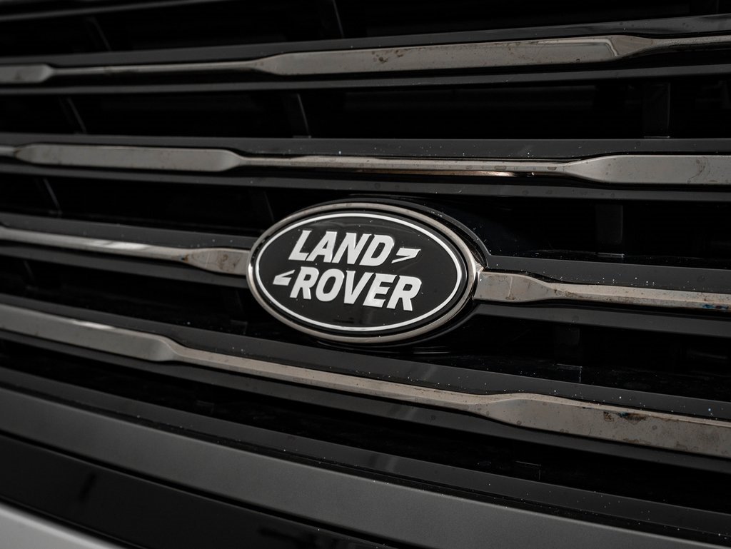New 2026 Land Rover Range Rover SV image 3
