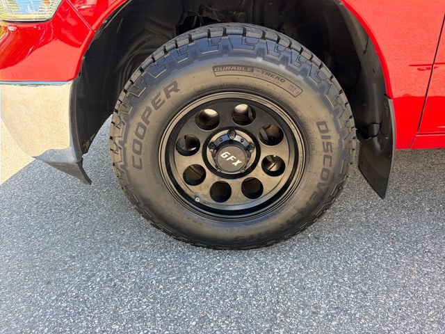 Used 2019 RAM 1500 Classic SLT AWD/4WD image 30