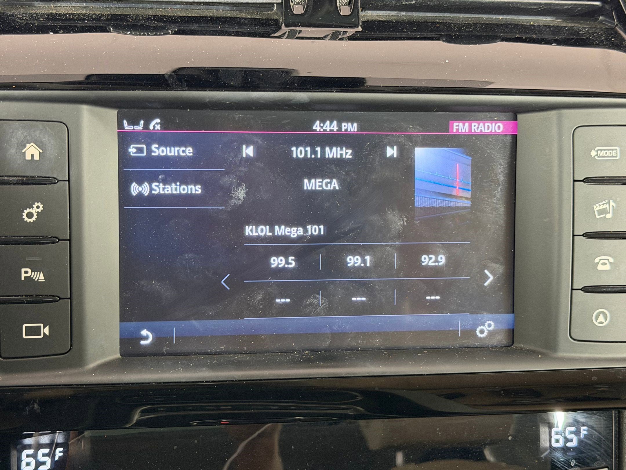 Used 2017 Jaguar F-PACE Premium image 24