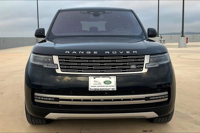 Certified 2023 Land Rover Range Rover SE image 2