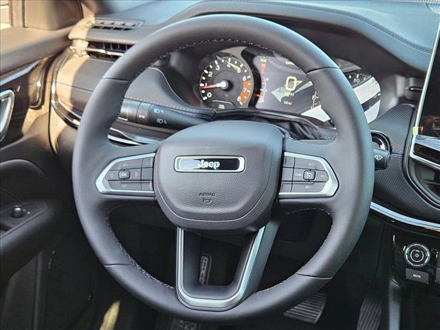 New 2026 Jeep Compass Latitude image 11