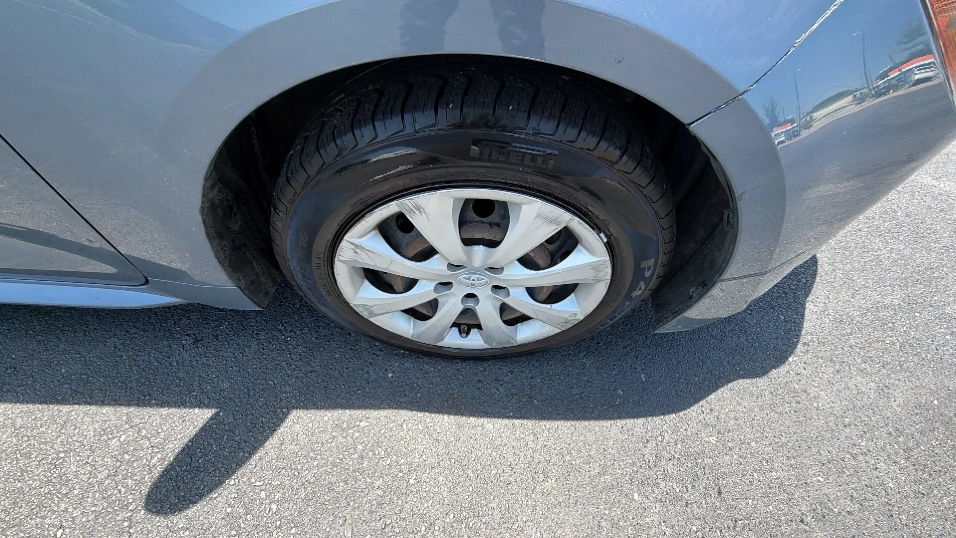 Used 2021 Toyota Corolla LE FWD image 31