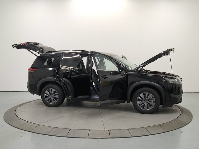 Used 2025 Nissan Pathfinder SV AWD/4WD image 16