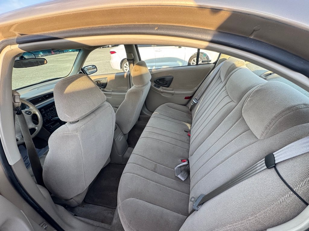 Used 2002 Chevrolet Malibu V6 w/ Preferred Equipment Group 1 FWD image 8