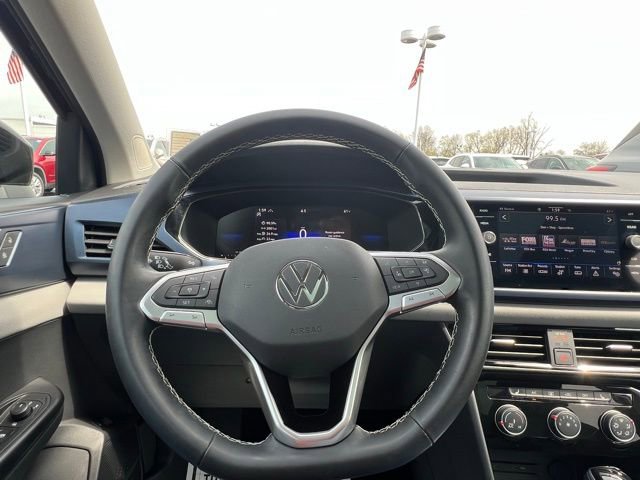 Used 2023 Volkswagen Taos SE w/ Panoramic Sunroof Package AWD/4WD image 15