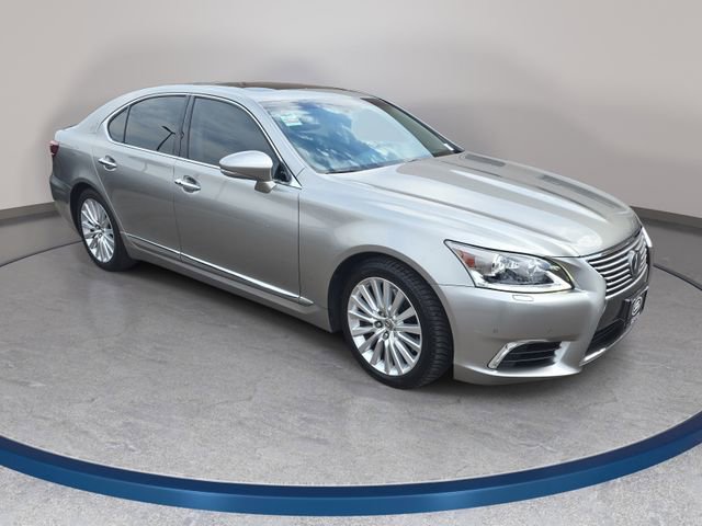 Used 2017 Lexus LS 460 AWD w/ Comfort Package image 4