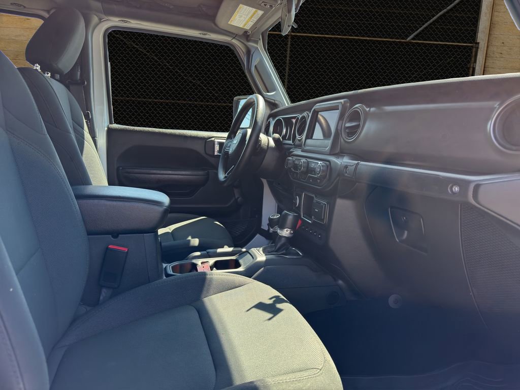 Used 2022 Jeep Gladiator Sport AWD/4WD image 17