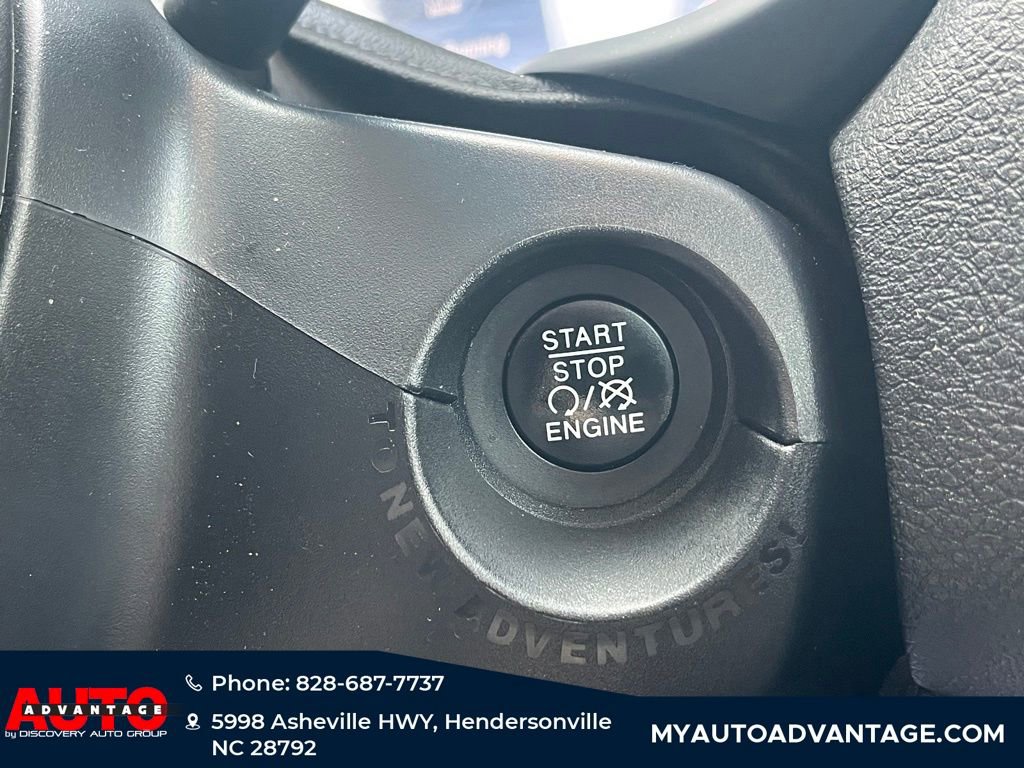 Used 2016 Jeep Renegade Limited image 12