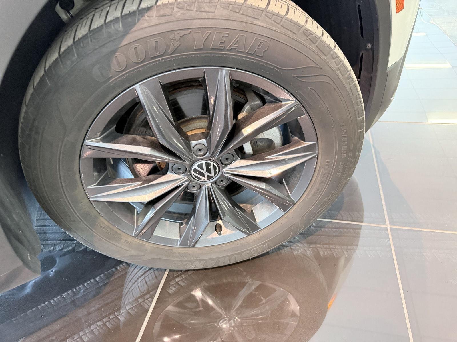 Used 2023 Volkswagen Tiguan SE AWD/4WD image 47