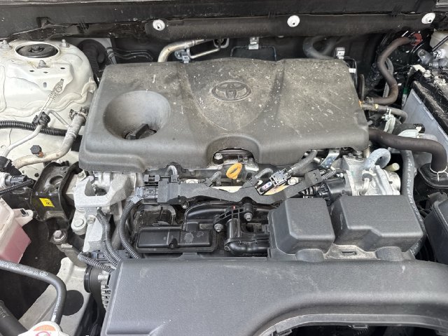 Used 2025 Toyota RAV4 XLE FWD image 33