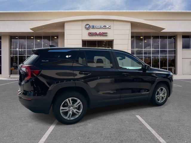 Used 2023 GMC Terrain SLE image 15