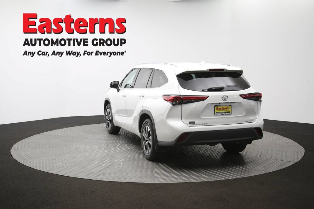 Used 2021 Toyota Highlander XLE AWD/4WD image 67