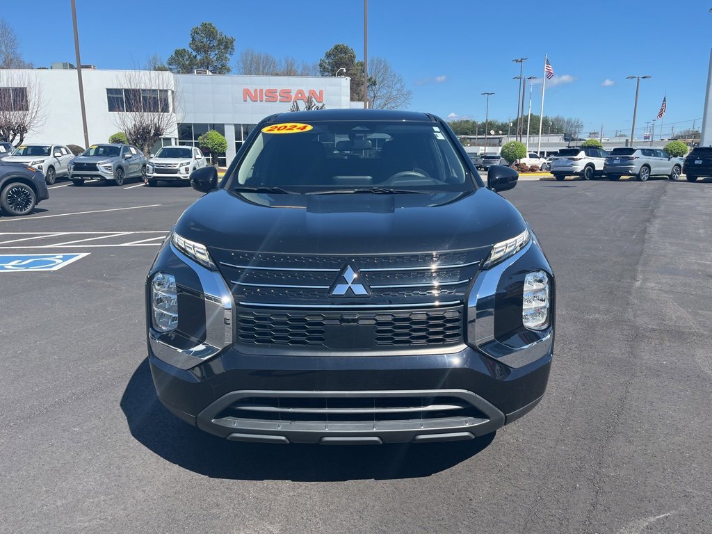 Used 2024 Mitsubishi Outlander ES image 8