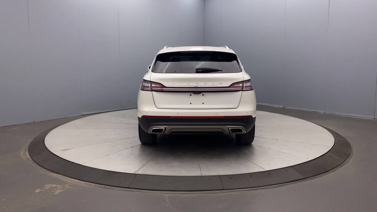 Used 2023 Lincoln Nautilus Reserve AWD/4WD image 4
