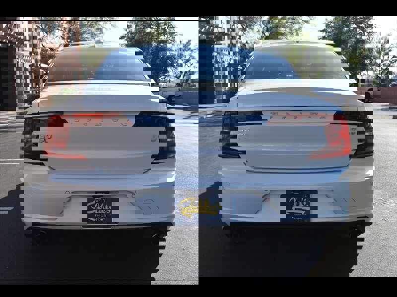 Used 2017 Volvo S90 T5 Momentum w/ Vision Package image 9