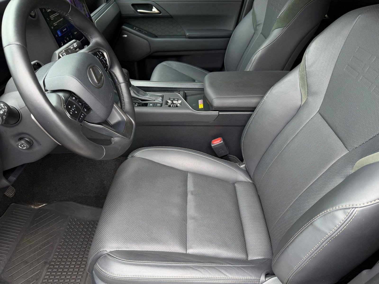 Used 2024 Lexus GX 550 AWD/4WD image 5