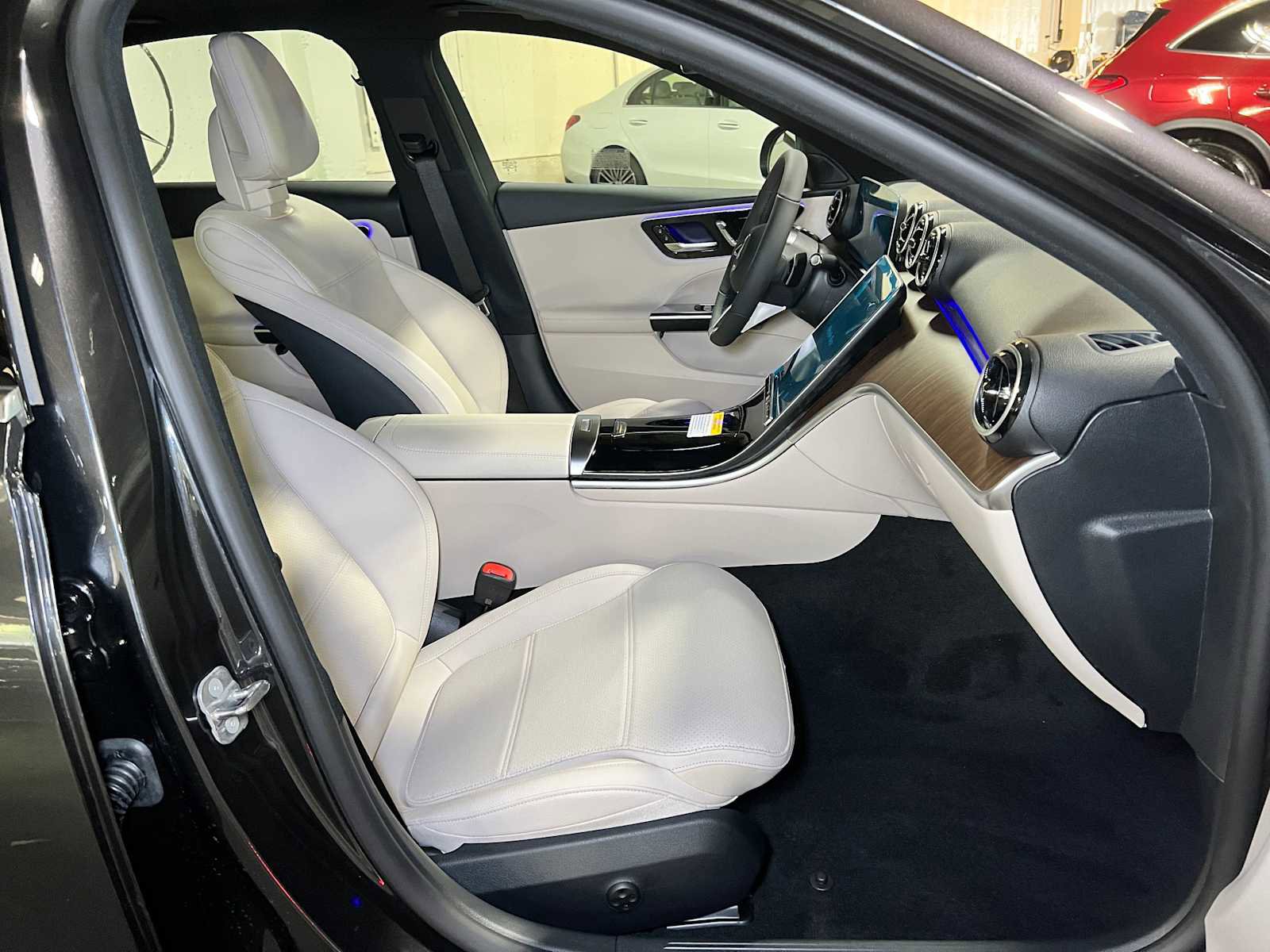 Used 2025 Mercedes-Benz C 300 4MATIC Sedan image 12