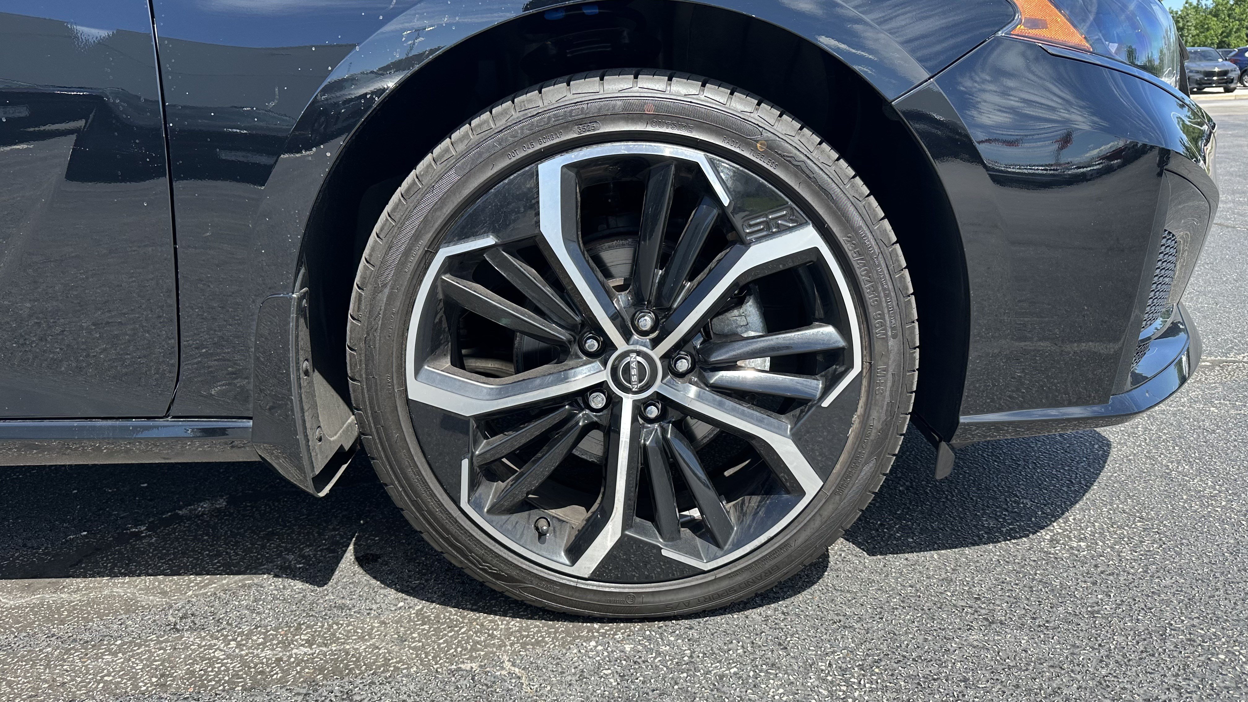 Used 2024 Nissan Altima 2.5 SR w/ SR Premium Package AWD/4WD image 15