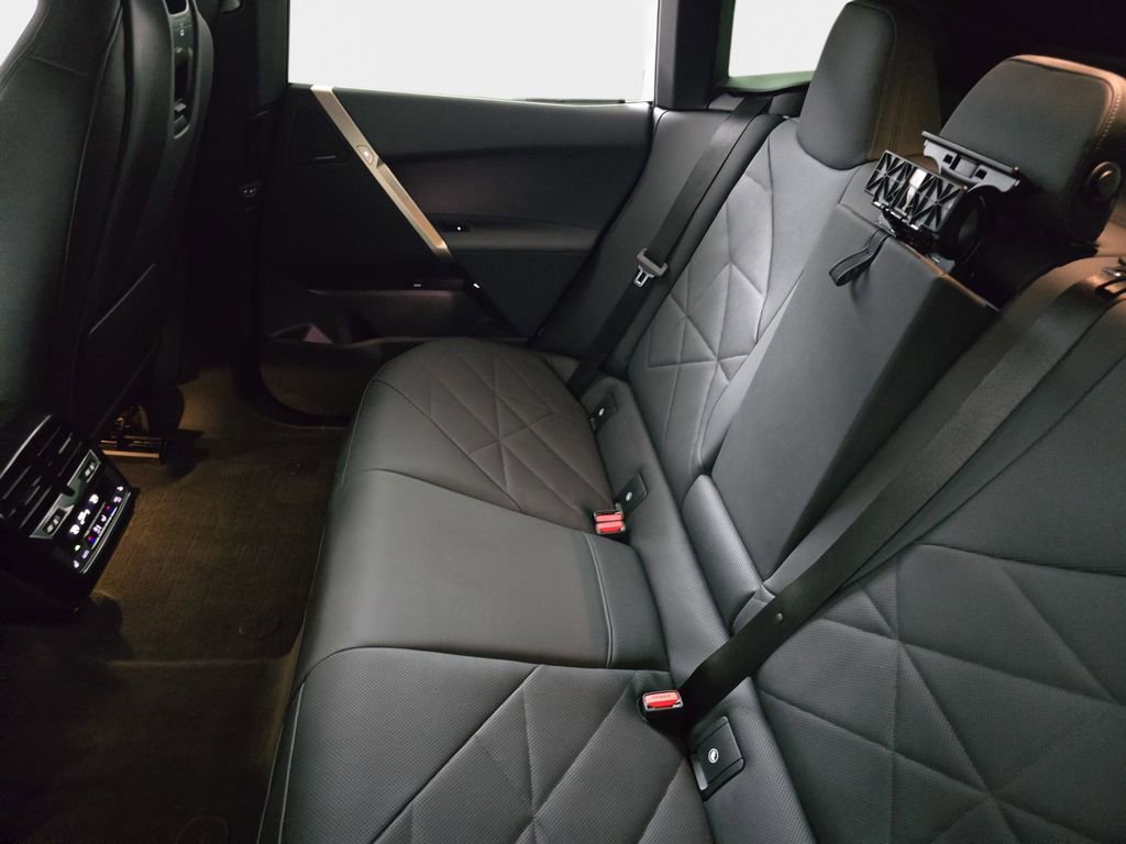 Used 2024 BMW iX xDrive50 w/ Premium Package image 17