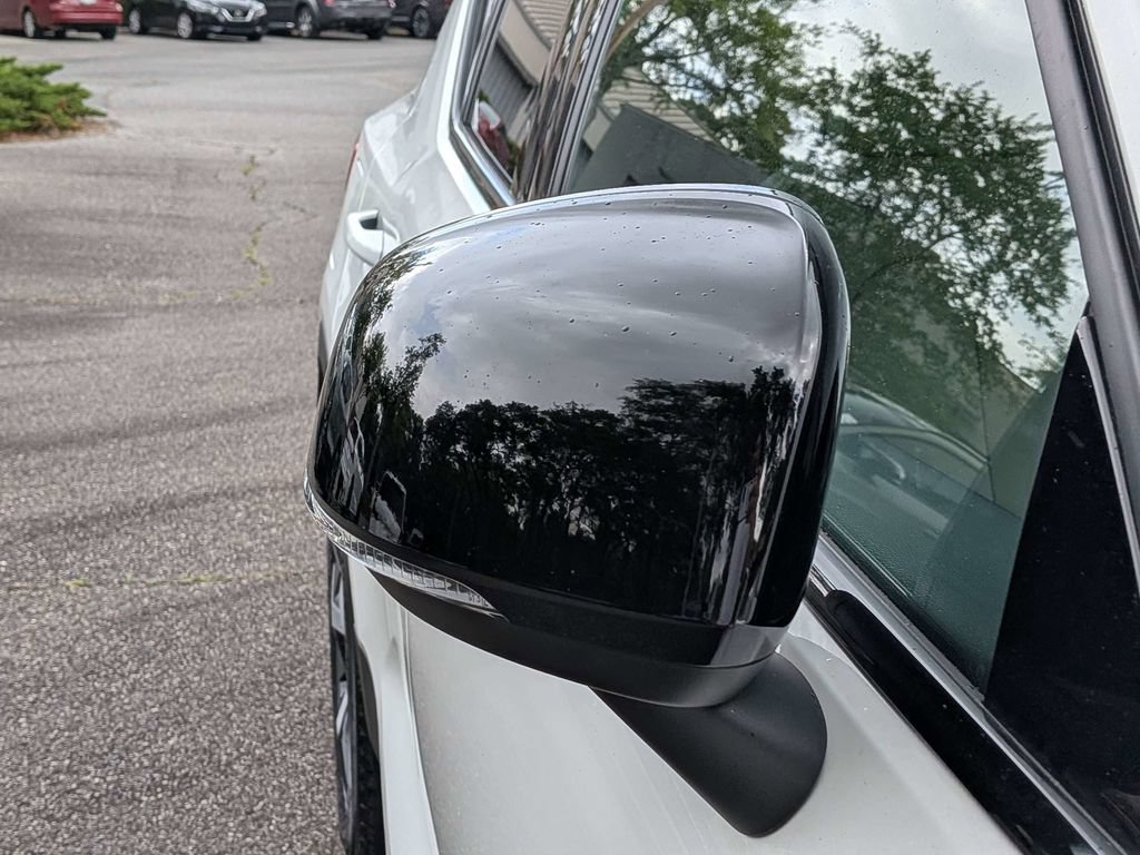 Certified 2026 Volvo XC40 B5 Plus AWD/4WD image 11