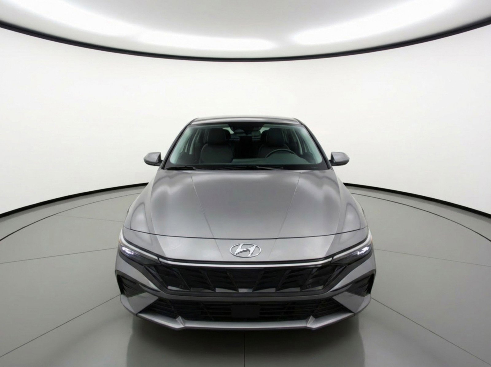 Used 2025 Hyundai Elantra Limited FWD image 2