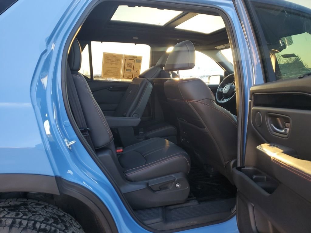 Certified 2025 Honda Pilot TrailSport image 41
